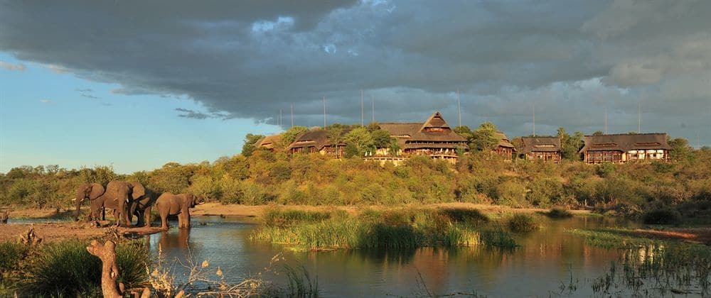 Victoria Falls Safari Lodge Екстериор снимка